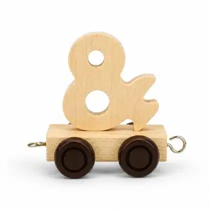 ampersand-carriage-for-name-train